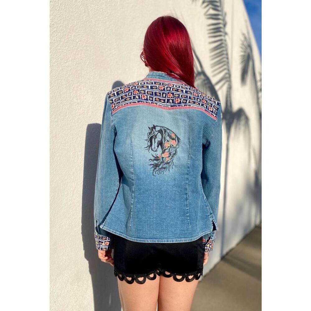 VTG Denim Jacket with Embroidered Horse on Back Light Wash Retro Jean Jacket S